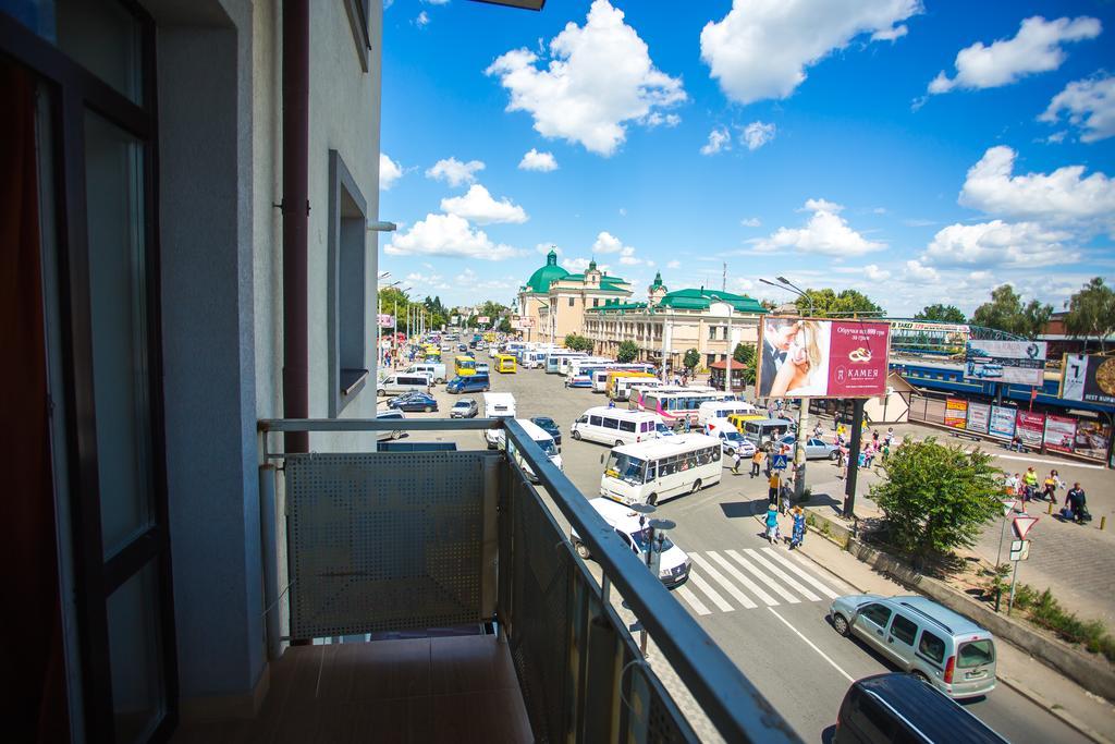 Like Home On Zaliznychna Ivano-Frankivsk Exterior photo